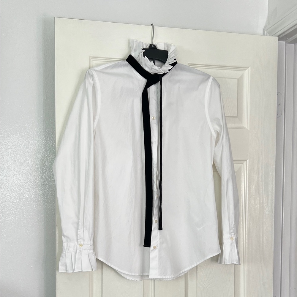 Lauren Ralph Lauren Ruffle Button Up
'White/Black Tie' Shirt Women's like new